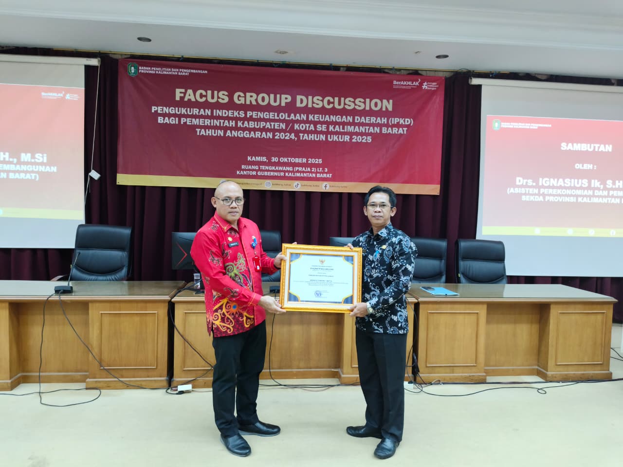 Gambar Artikel Terkait Kabupaten Landak Raih IPKD Tertinggi se-Kalbar untuk Kategori Kota Berfiskal Sedang